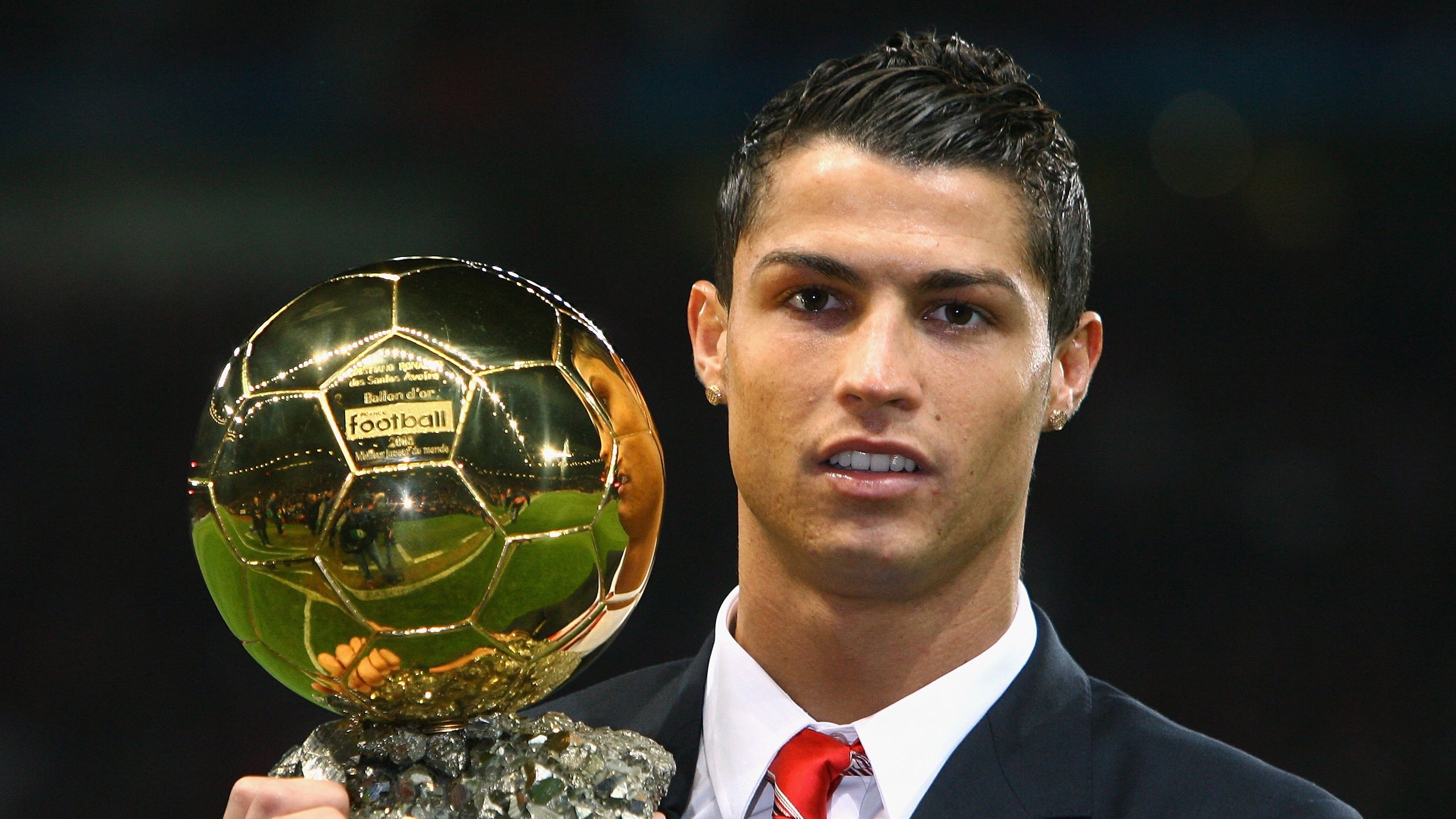 开云电竞-世界杯热血对决：激烈攻防展现极致水平，世界杯热身